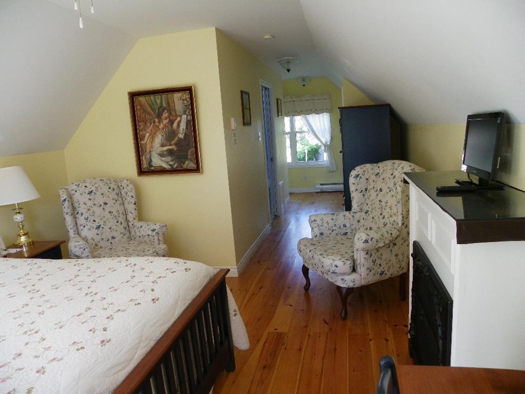 The Colonel'S In Bed And Breakfast Fredericton Oda fotoğraf