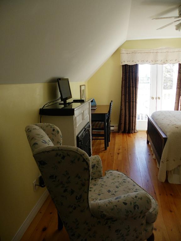The Colonel'S In Bed And Breakfast Fredericton Oda fotoğraf