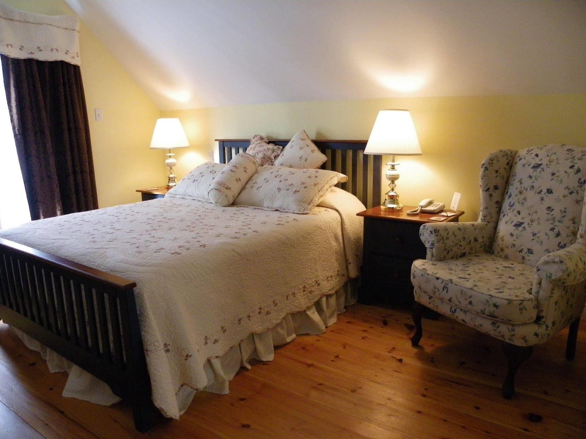 The Colonel'S In Bed And Breakfast Fredericton Dış mekan fotoğraf